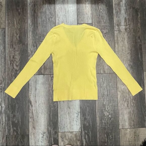 Tex by Max Azria Yellow Ribbed Long Sleeve V-neck Sweater Size Large - Picture 6 of 8